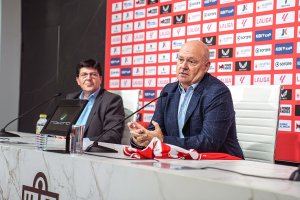 Pepe Mel el día de su presentación en el Almería.