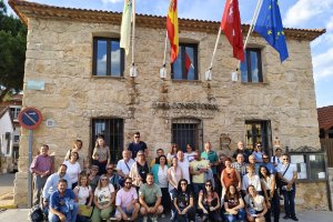 Foto de familia de la expedición que ha viajado a Redueña.