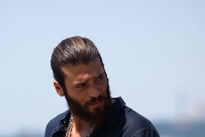 Can Yaman durante el rodaje de Sandokan.