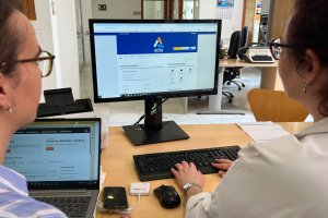 Los trámites con el Ayuntamiento de Adra ahora son más fáciles a través de la red.