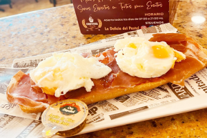 Una de las tostadas que se pueden disfrutar en La Delicia del Pastel.