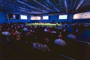 Dr. Joaquín Fernández, durante su presentación en el Congreso de la Sociedad Brasileña de Cirugía Refractiva y Cataratas.