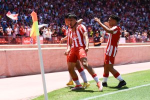 La rabia de Rachad celebrando el gol del empate del Almería B con toda la preferencia detrás.