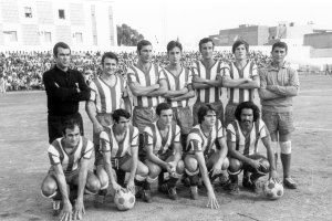 En esta imagen aparece el jugador Amarilla, que se vistió por última vez de rojiblanco aquella temporada.