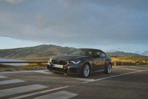 Motor de seis cilindros en línea con mayor potencia y par motor.