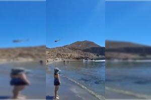 Imagen de la persecución de la Guardia Civil a la patera llegada en la Isleta del Moro.