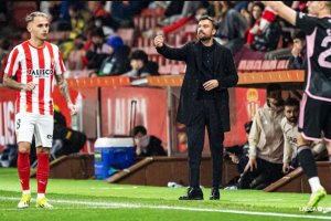 Rubén Albés apuesta a lo grande firmando en el Sporting de Gijón.