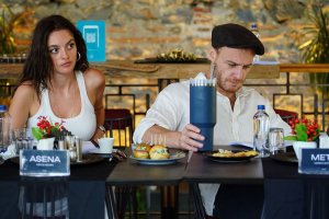 Kerem Bürsin y Melis Sezen.