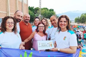 La alcaldesa, Noelia Damián, dona la recaudación a una asociación en la edición de 2023 de la Semana Deportiva.