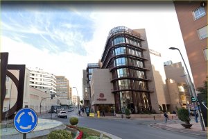 Servicios centrales de Cajamar hasta hace una semana, en la Plaza Juan del Aguila.