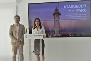 Rosario Soto, presidenta de la Autoridad Portuaria de Almería y Joaquín Pérez de la Blanca, concejal de Turismo del Ayuntamiento de Almería.