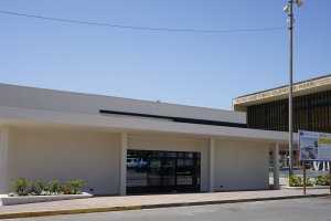 El recién remodelado mercado de la Puebla de Vícar.