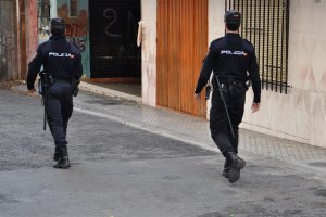 Imagen de archivo de dos agentes de la Policía Nacional.