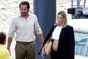 Margot Robbie y Tom Ackerley