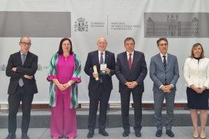 El Ministerio de Agricultura distingue a Joan Mir, director general de Anecoop con la Encomienda de Número al Mérito Agrario 