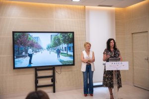 Eloísa Cabrera y María del Mar Vázquez durante la presentación del proyecto del Paseo