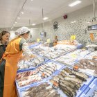 El pescado es uno de los productos que bajan precio en Mercadona.