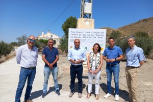 Autoridades durante la visita realizada a las obras.