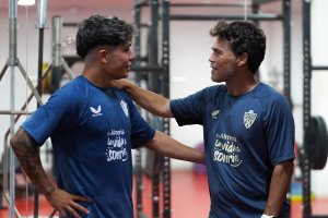 Nico Melamed y Rubi hablaron este miércoles en el gimnasio del Mediterráneo.