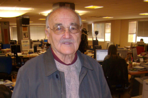 Paco Guillén Llóris en la redacción de LA VOZ de Almería.