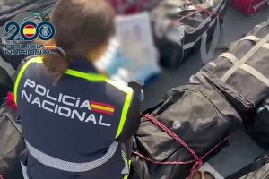 Uno de los veleros cargados de cocaína.