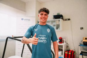 Nico Melamed refleja la felicidad de vivir en Almería.