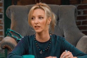 Lisa Kudrow interpretando a Phoebe en Friends.