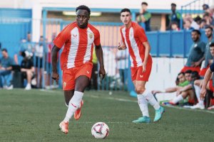 Appiah ha disputado minutos en los dos amistosos del Almería.