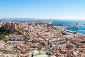 Vista panorámica de la ciudad de Almería.