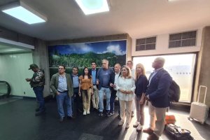 Delegación del 00 en el Aeropuerto de Caracas.