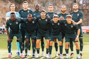 La cara es el espejo del alma de unos futbolistas que vuelven a sonreír.