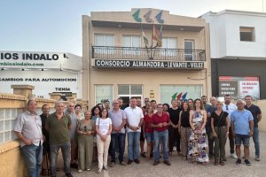 Diego Castaño junto a dirigentes socialistas de las comarcas del Levante-Almanzora y Los Vélez.