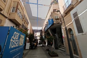 Toldos en la calle Reyes Católicos