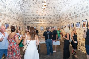 Imagen de la inauguración de la muestra fotográfica.