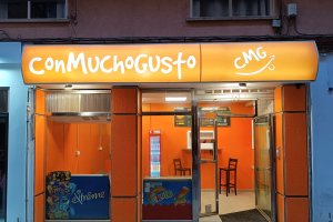 Imagen del nuevo local de comida para llevar ubicado en la Calle Lucano.