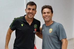 Sánchez Villalobos y Rubi en una de las salas del Mediterráneo tras impartir la charla.