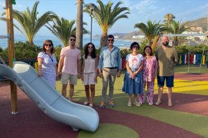 El equipo de Gobierno en uno de los Parques del municipio.