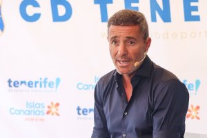 Óscar Cano, entrenador del Tenerife.