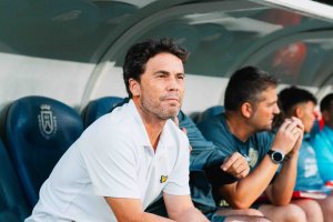 Rubi en el banquillo del Heliodoro Rodríguez López.