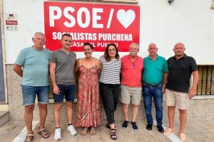 Guillermina Lara junto a miembros de la nueva ejecutiva y el senador Antonio Martínez.