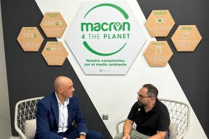 La firma en las oficinas de la marca deportiva.
