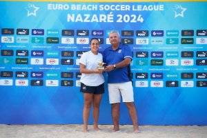Paqui García Campoy recoge su premio por ser la máxima goleadora.