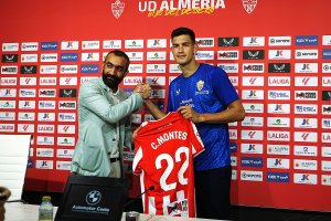 Mohamed El Assy presenta al fichaje más caro de la historia.