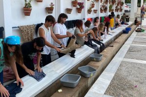 Decenas de mojaqueros revivieron este jueves esta tradición.