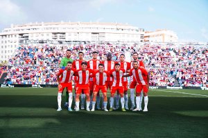 El Almería recibe una lección a tiempo en el campo del Eldense.