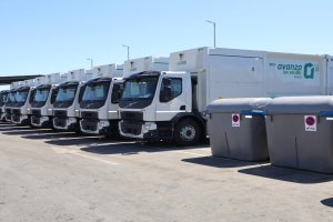 Camiones de la nueva flota de ‘Avanza en Verde’ para el servicio en El Ejido.