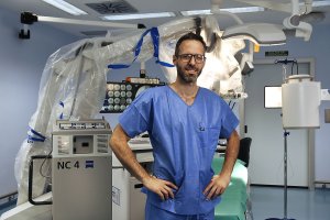 Antonio Vargas, el neurocirujano de Vithas Almería que ha impulsado la herramienta.