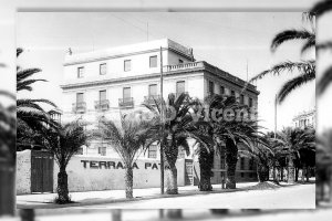 La Terraza Patín estaba situada junto al edificio del Banco de España, ocupando el solar del actual Palacio de Justicia.