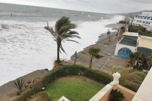 Oleaje en las playas de Vera.
