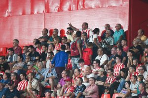 Aficionados quemados con su Almería.